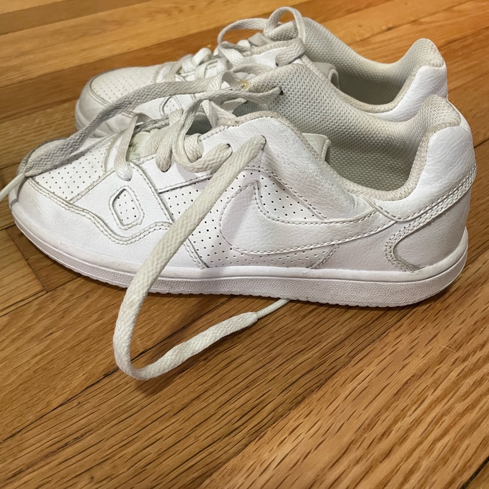 Nike Court Vision (Air Force1 look-alike) Size 1.5 kids